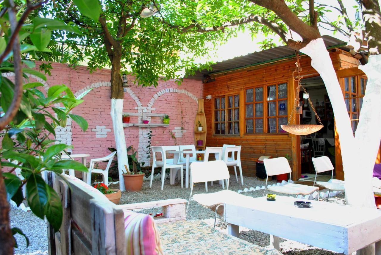 Zig Zag Hostel Tirana Exterior foto