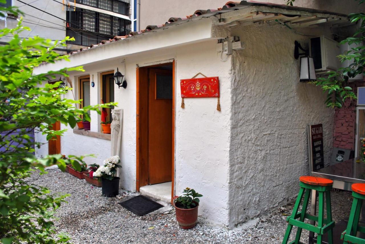 Zig Zag Hostel Tirana Exterior foto